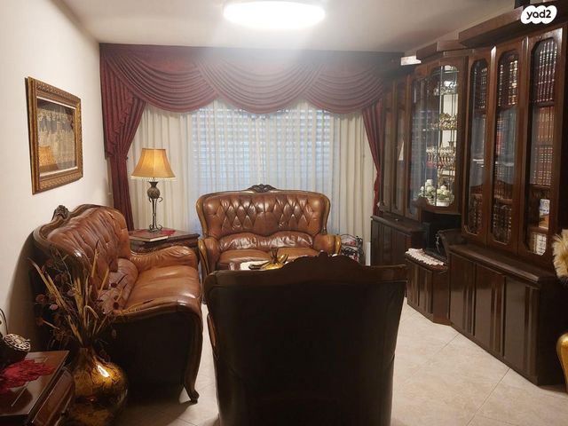 נחלת שלמה 13