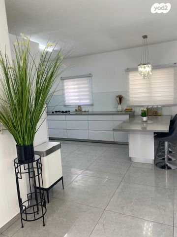 גג/ פנטהאוז, לסקוב 26, בן גוריון, חולון