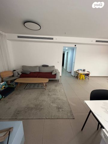 דירה, שדרות הרצל 52, נאות שמיר, יבנה