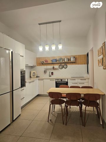 דירה, שדרות בן צבי 118, אגמים, נתניה