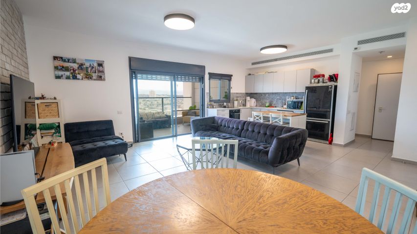 דירה, יגאל ידין 3, המגינים, מודיעין מכבים רעות