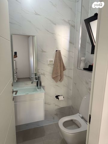 דירה, הרב אברהם קוק 3, השחר, דימונה