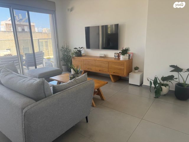 גג/ פנטהאוז, בן יהודה 10, מרכז, הרצליה