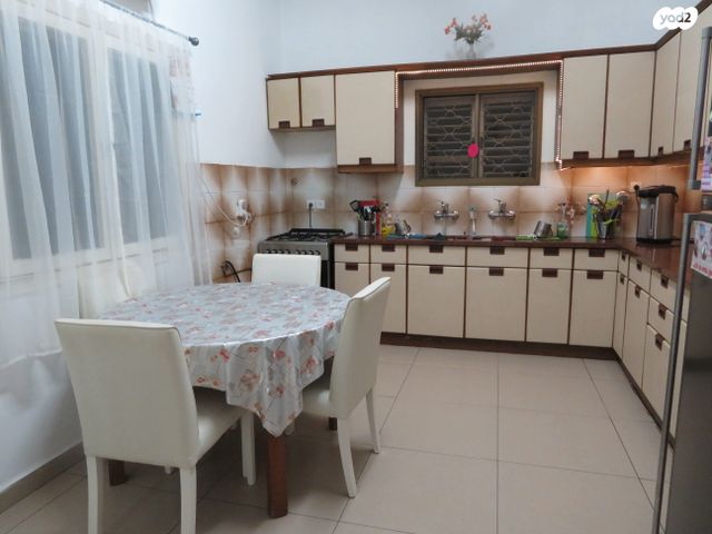 דירה, גאולה 9, גאולה, חיפה