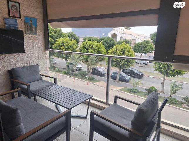 שדרות הארבעה 8