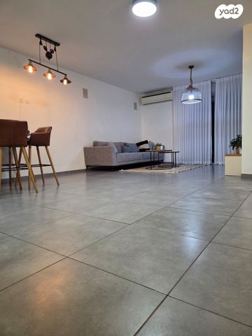 דירה, אחד העם 15, מרכז העיר, חדרה