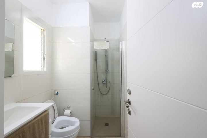 דירה, שברץ 22, לסטר/רבוצקי, רעננה