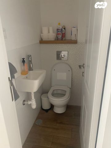 גג/ פנטהאוז, סייפן 20, שיכון עובדים, טבריה