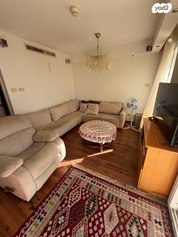 דירה, שדרות מנחם בגין 1, גבעת אולגה, חדרה