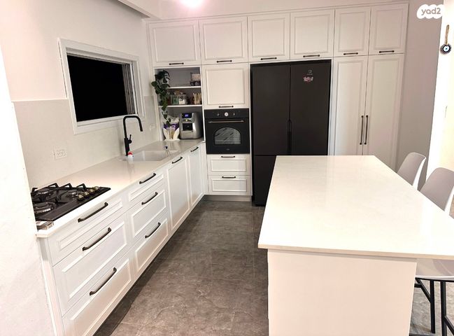 דירה, שלמה המלך 22, צפון מערב מרכז העיר, נתניה