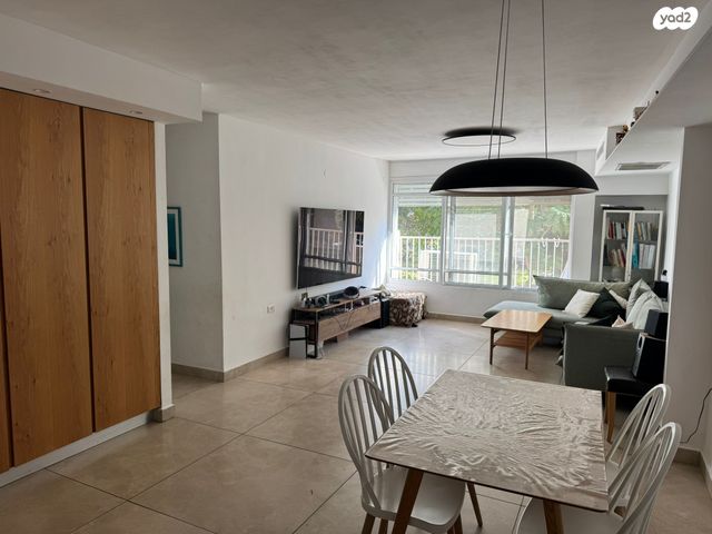 ז'בוטינסקי 15