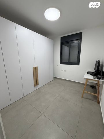 דירה, יצחק שמיר 9, נווה שרון / שער העיר, נתיבות