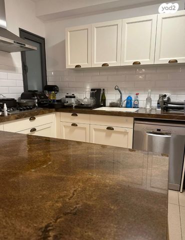 דירה, מולדת 4, מגדיאל, הוד השרון