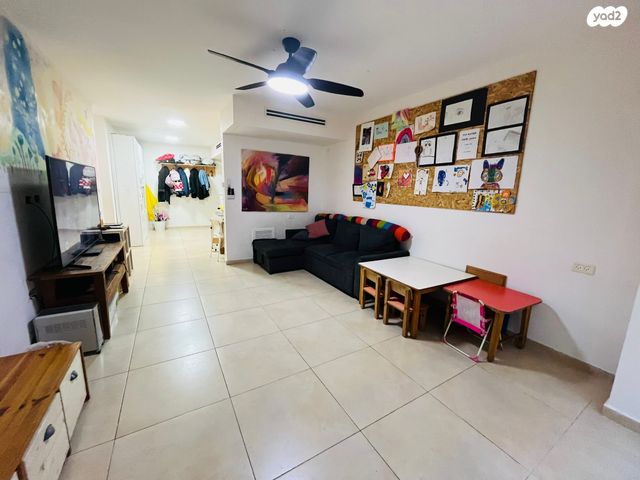 דירת גן, ציפורנית 5, הפרחים, מודיעין מכבים רעות