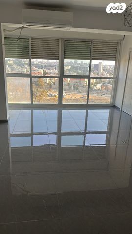 א.י. שחראי 18