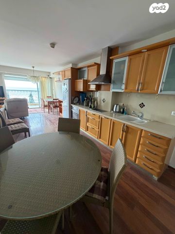 דירה, שדרות מנחם בגין 1, גבעת אולגה, חדרה