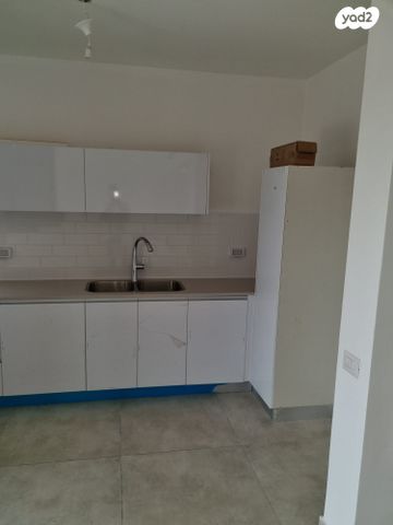 דירה, יצחק שמיר 15, נווה שרון / שער העיר, נתיבות