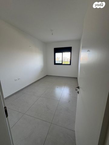 דירה, הרב שאולי 17, רובע ד', אשדוד