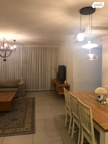 אברהם בלסברג 12