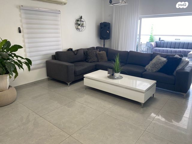 גג/ פנטהאוז, לסקוב 26, בן גוריון, חולון