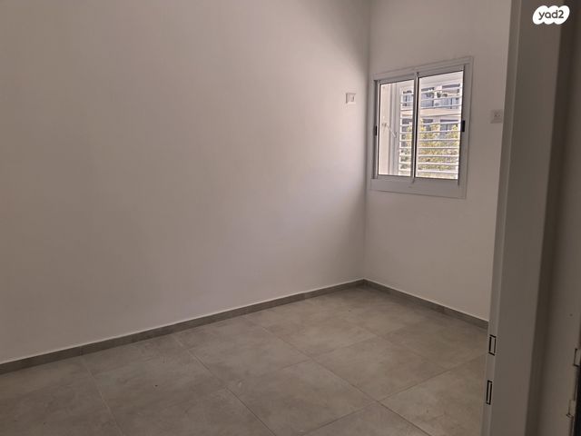 דירה, בועז 4, שכונת הראשונים, רמת גן