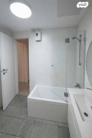 דירה, דבורה עומר 7, נאות שדה, רעננה