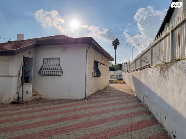 בית פרטי/ קוטג', ברל כצנלסון 45, נווה עמל, הרצליה