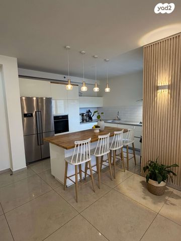 דירה, ש"י עגנון 14, משכנות האומנים, קרית מוצקין