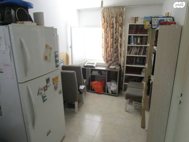 דירה, אקסודוס 1066, מלכי ישראל, דימונה