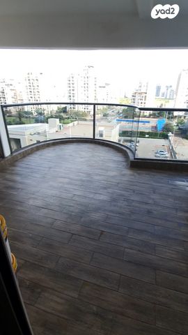 דירה, שדרות מנחם בגין 1, רמת הדר, גבעת שמואל