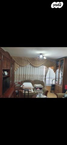 דירה, הרב לוי 4, רמת הנשיא, בת ים