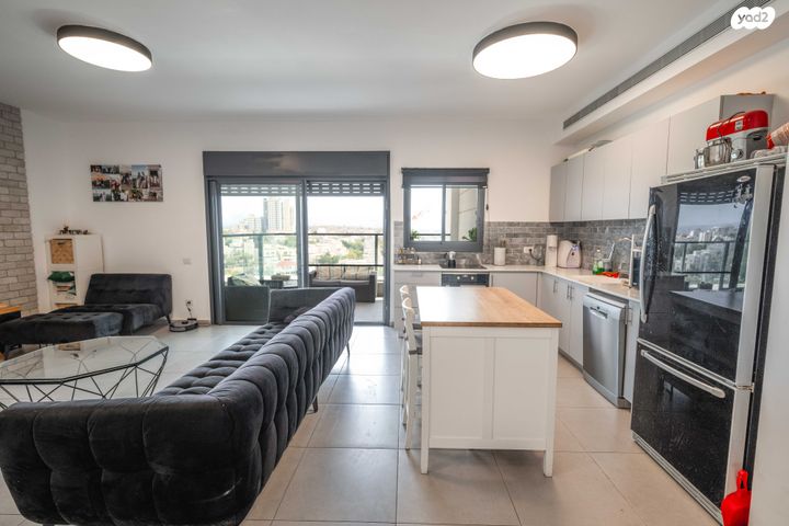 דירה, יגאל ידין 3, המגינים, מודיעין מכבים רעות