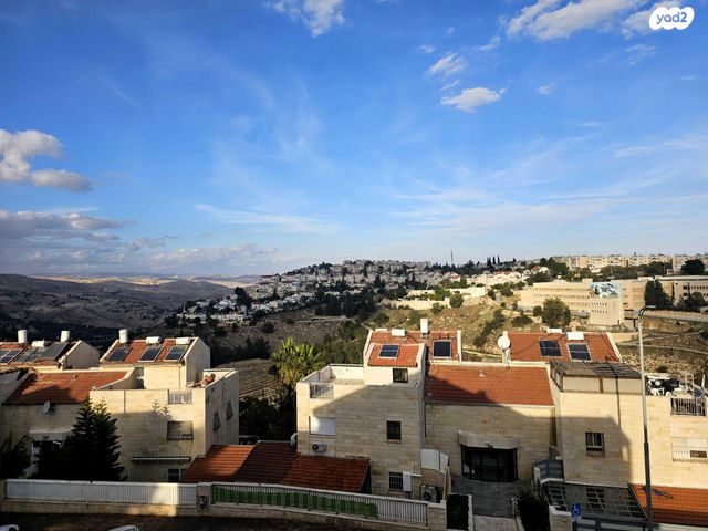 דו משפחתי, פרי מגדים 47, מגדים, מעלה אדומים