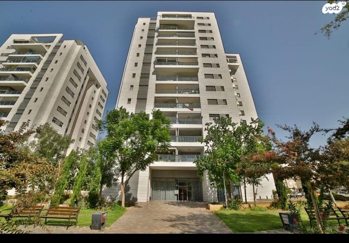 דירה, ז'בוטינסקי 7, בן גוריון, אזור