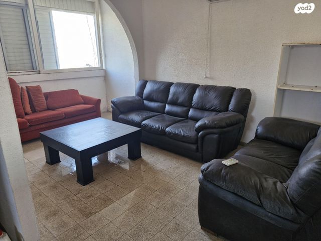 מעלה הגיבורים 25