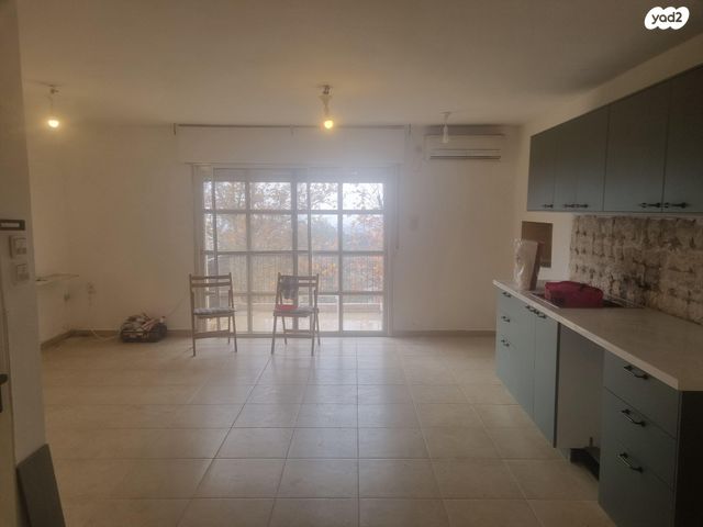 אבשלום חביב 104