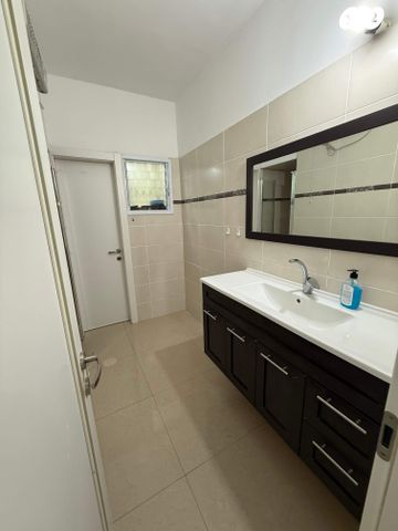 דירה, כיכר וייצמן 4, מרכז, קרית עבודה, חולון