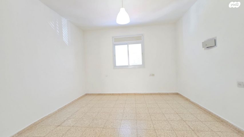 דירה, ה' באייר 58, נווה אפק, ראש העין