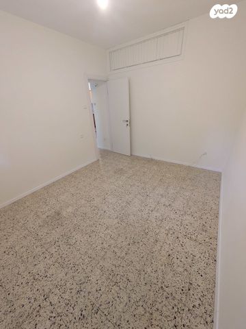 דירה, קיבוץ גלויות 1, רסקו ב', חולון