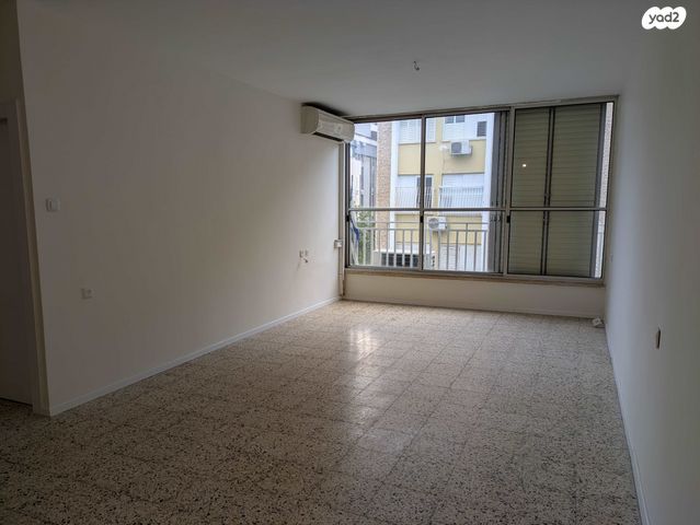 קיבוץ גלויות 1