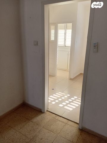 דירה, שדרות רוטשילד 35, רח' הנשיא צפון, חדרה