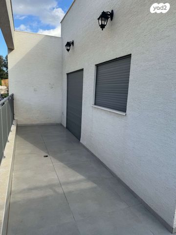 דירה, גפן 4, יערה, יערה