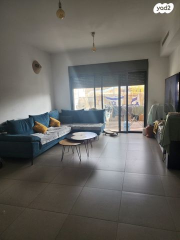 יונתן רטוש 14