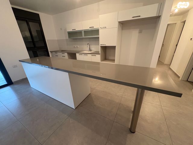 דירה, יונה וולך 7, גרין פארק החדשה, הוד השרון