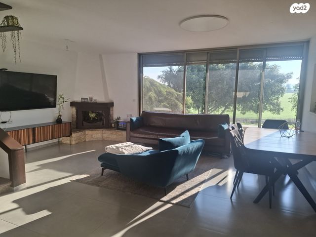 בית פרטי/ קוטג', אשל 24, מרכז העיר, סביניה, הוותיקה, קרית ביאליק