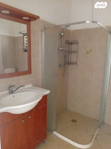 דירה, שדרות רוטשילד 35, רח' הנשיא צפון, חדרה