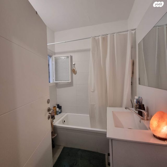 דירה, מצולות ים 30, חברת חשמל, גבעתיים