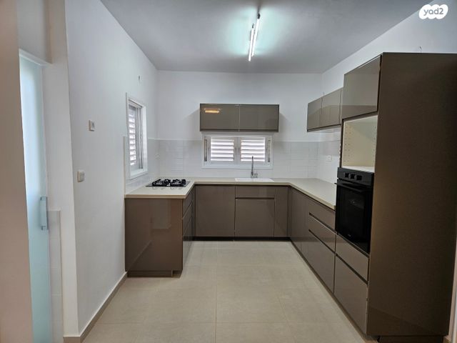 גג/ פנטהאוז, סמילנסקי 9, מרכז, הרצליה