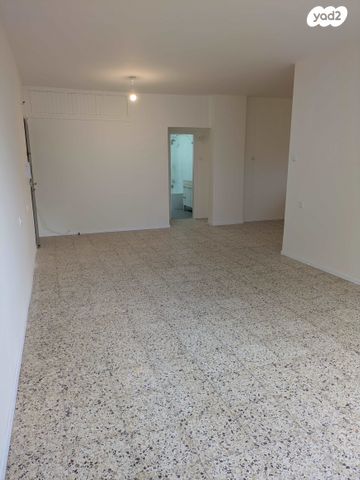 דירה, קיבוץ גלויות 1, רסקו ב', חולון