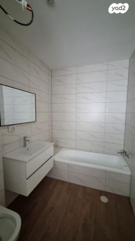 דירה, דרך ארץ 4, החורש, חריש